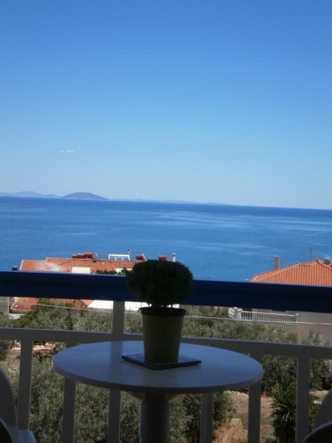 Seaview - Selfcatering Apartment - Helen No 2 Ксиропигадо Экстерьер фото