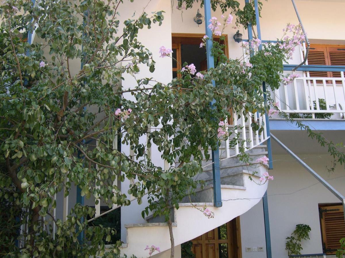 Seaview - Selfcatering Apartment - Helen No 2 Ксиропигадо Экстерьер фото